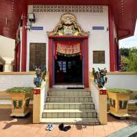 Solo Traveler's Guide to Wat Chayamangkalaram: Penang's Reclining Buddha Temple** 🏯✨