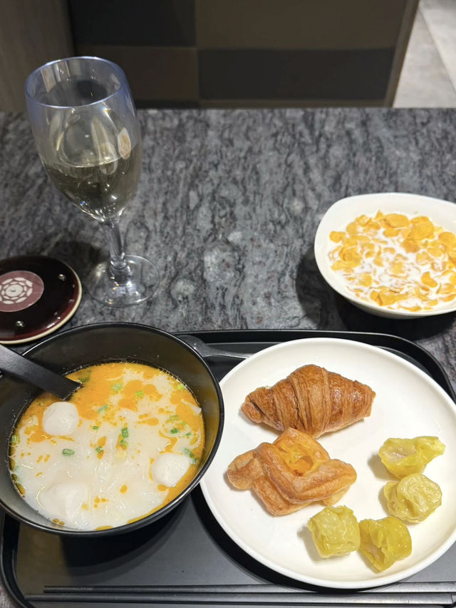 PLAZA PREMIUM LOUNGE  💕 香港機場貴賓室