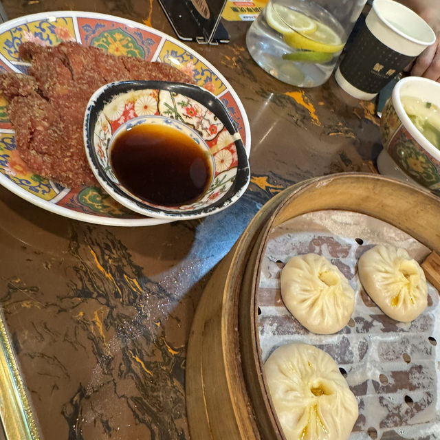 Shanghai’s Street-Chic Adventure Awaits You !