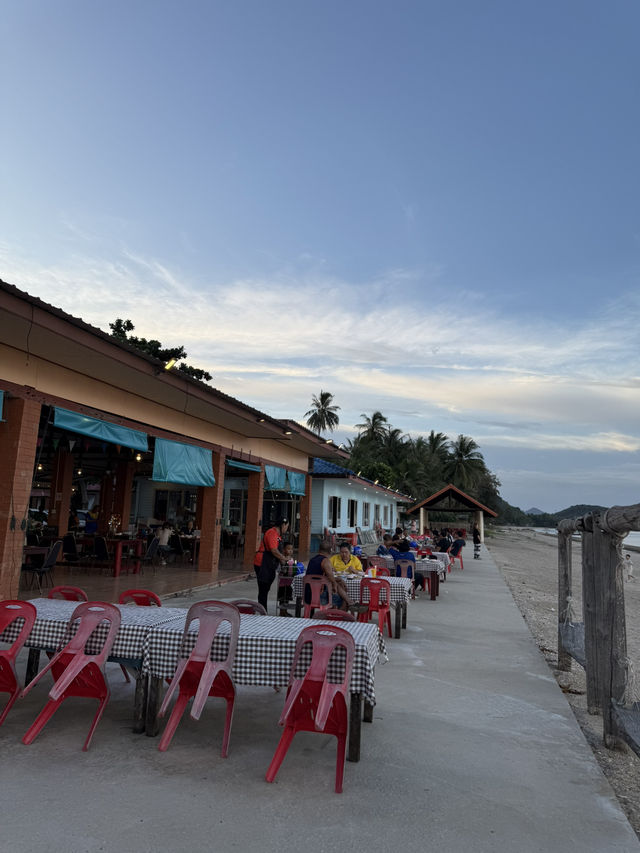 Chai Hat Seafood – ร้านลับริมทะเล บรรยากาศดี อาหาร