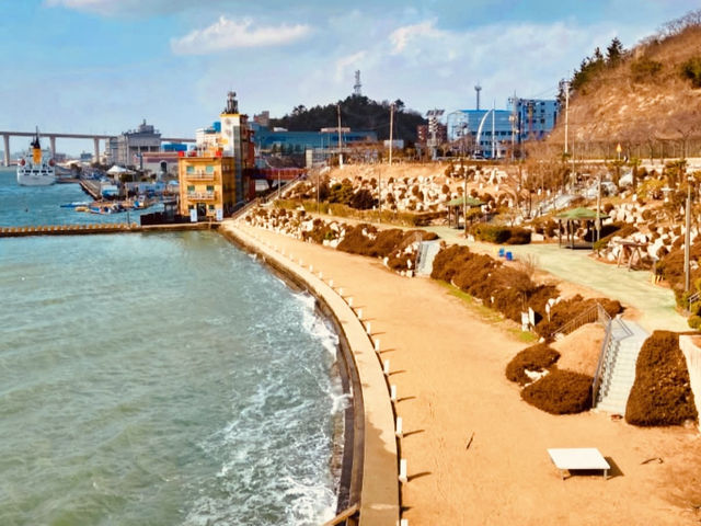 Mokpo Skywalk: Walking on Air Above Korea’s Southern Coast"** 🌊🌉   