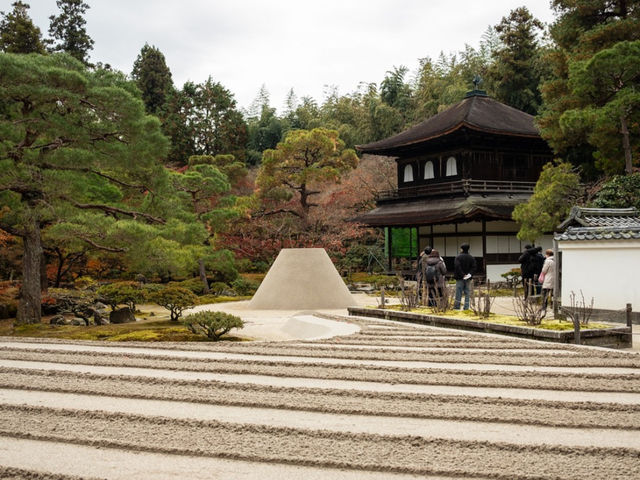 【銀閣寺】静寂の美に包まれる、心落ち着く京都の隠れた名所🌿