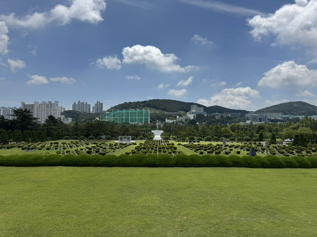 부산 도심 속 세계 유일의 공원