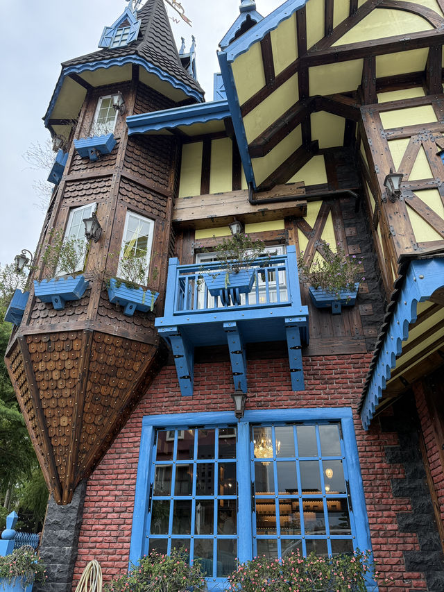 🏰 日月潭埔里遊客中心｜愛蘭交流道下的綠意城堡，旅程的第一站