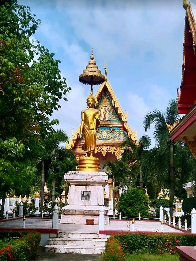 มาชื่นชมทัศนียภาพที่วัดเขาสำเภาทองกัน