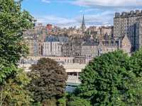 Edinburgh’s Picture-Perfect Walk