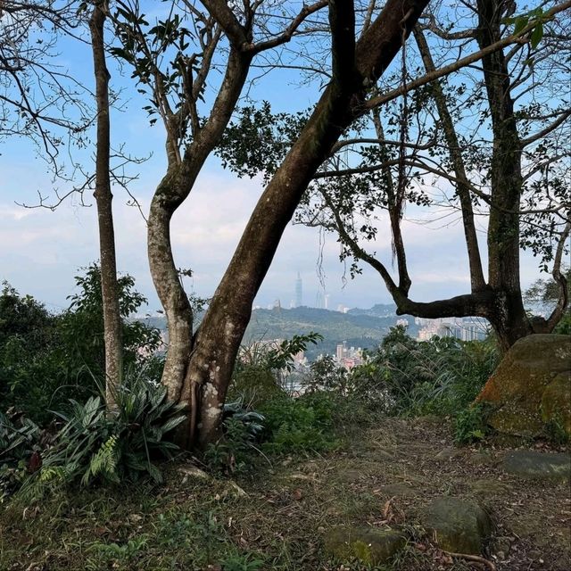 Xianji Rock Is a Little Hike with Big Energy