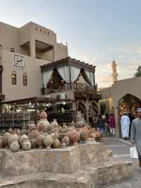 🌅 日落時分的尼茲瓦老城光影