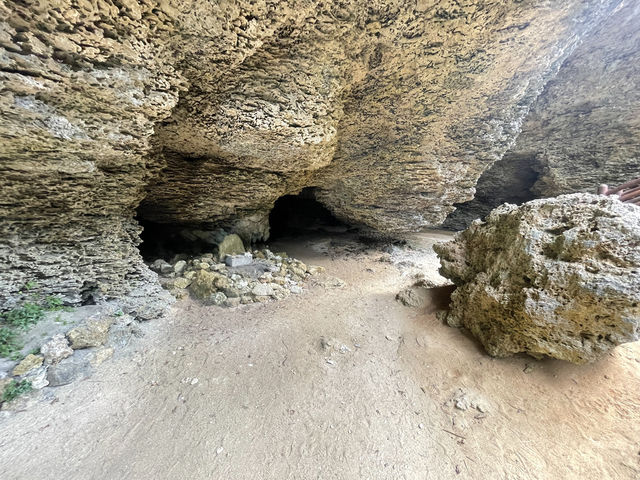 【ニャティヤ洞（にゃてぃやがま）｜沖縄・伊江島 「命を守りつないだ、静かな祈りの場」】
