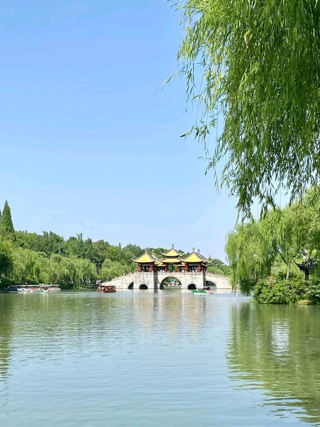 Slender West Lake – Yangzhou’s Liquid Scroll Painting