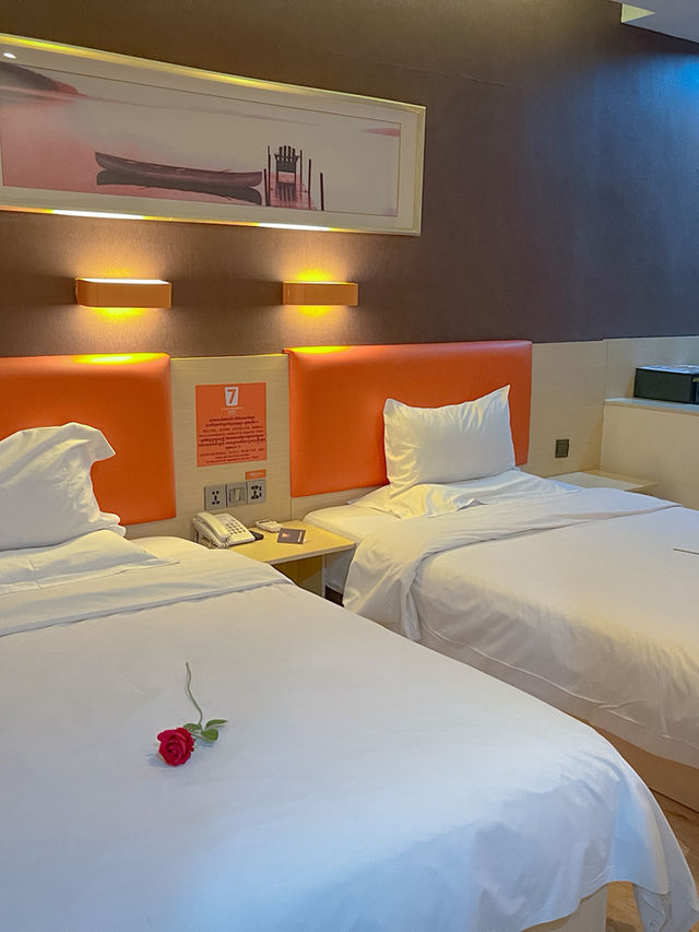 7 Days Premium Hotel