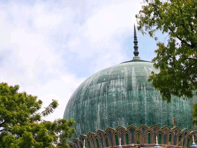 Qutb Shahi Tombs – Timeless Elegance of Hyderabad’s Royal Legacy 🕌