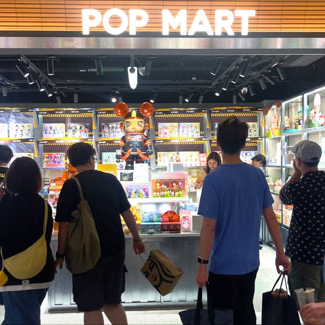 พาชมบรรยากาศ POP MART  พาชมบรรยากาศ POP MART