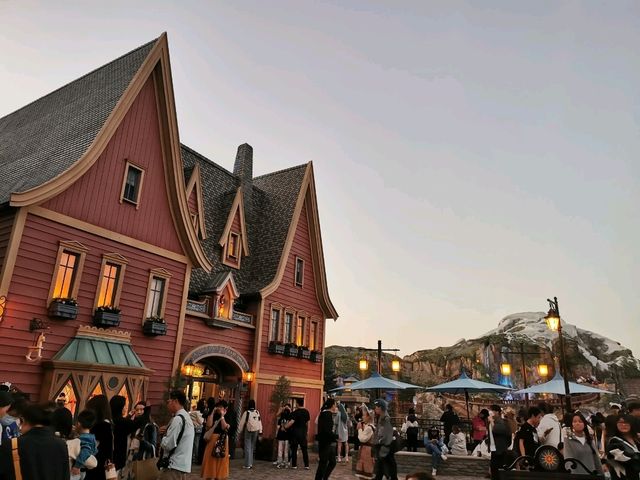💙❄️ World of Frozen, Hong Kong Disneyland 🏔️