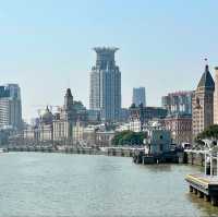 เดินเล่นริมแม่น้ำหรูหรา – สัมผัสเสน่ห์ The Bund 