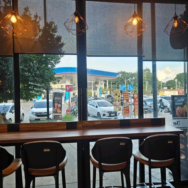 ร้านเบเกอรี่ น่าทาน : Bellinee's สาขา ถนนมหิดล ร้านเบเกอรี่ น่าทาน : Bellinee's สาขา ถนนมหิดล