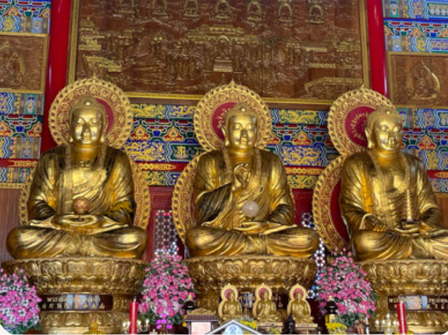 ขอพรเฮงๆรับพลังมังกรที่วัดเล่งเน่ยยี่2