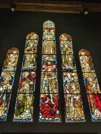 日光映照絢麗宗教藝術