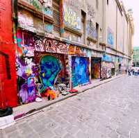 Melbourne’s Iconic Graffiti Alley: Street Art Vibes in the CBD 🎨🔥