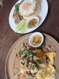 🪟 Warm Window Silom 