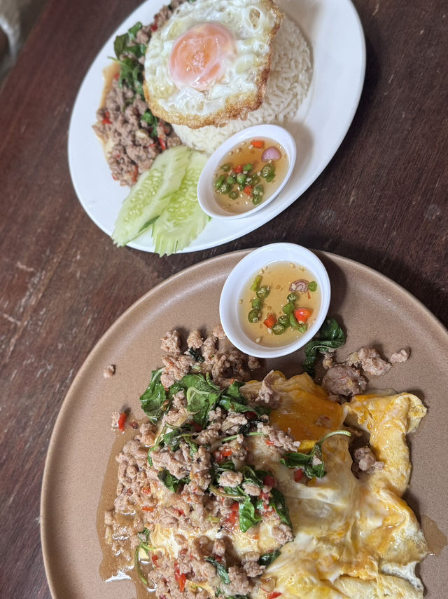 🪟 Warm Window Silom 