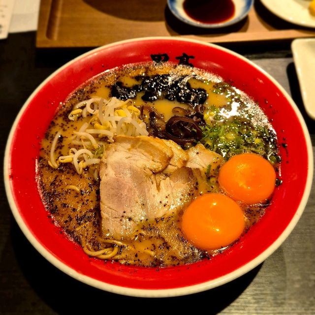 ​🍜 구마모토 여행: 흑마늘 라멘 호로록 & 아뮤플라자 원피스 성지순례! (ft. 아소산)