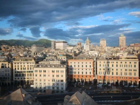 제노바 – 아름다움을 숨기는 도시