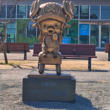 アマンリゾート　オブジェ　ブロンズ像　1点もの Exploring Kumamoto through the One Piece statues | Trip.com Aso