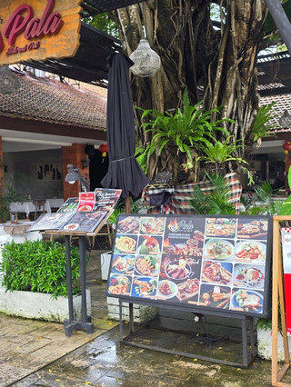 Makan Siang di Nusa Dua