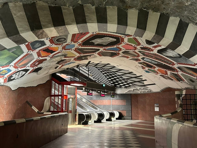 ストックホルムの地下鉄アート巡り🎨