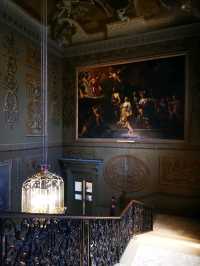 Hampton Court Palace: Royal Tales and Timeless Beauty