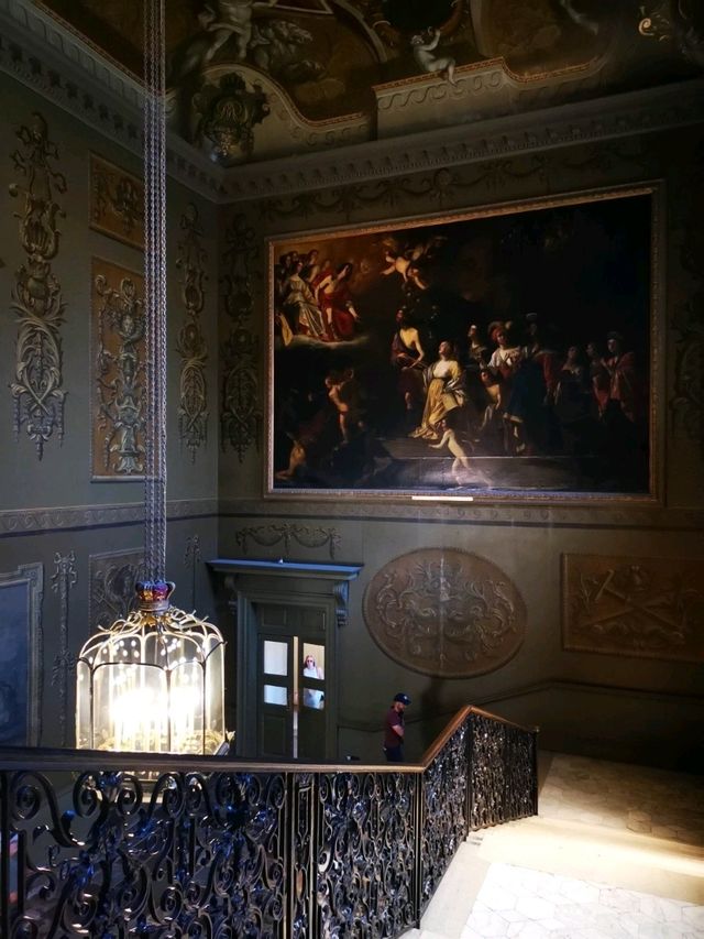 Hampton Court Palace: Royal Tales and Timeless Beauty