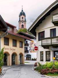 🏔 Mittenwald: A Bavarian Village Painted by Nature and Tradition 🎻🇩🇪