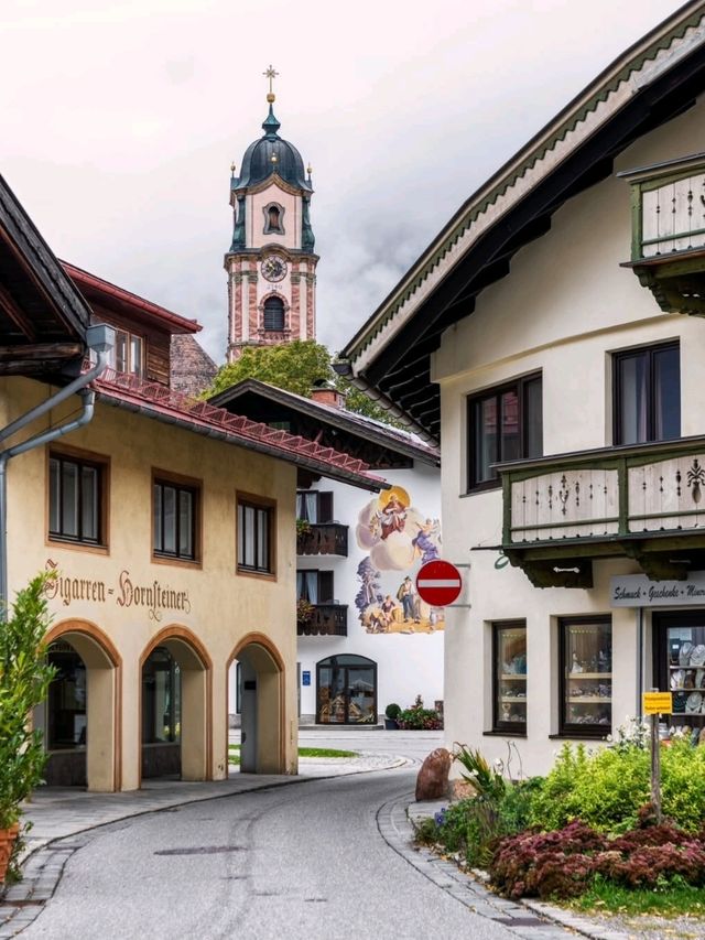 🏔 Mittenwald: A Bavarian Village Painted by Nature and Tradition 🎻🇩🇪