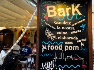 Bark Brilliance: Surf, Sip & Savor Fusion Tapas Like Never Before!