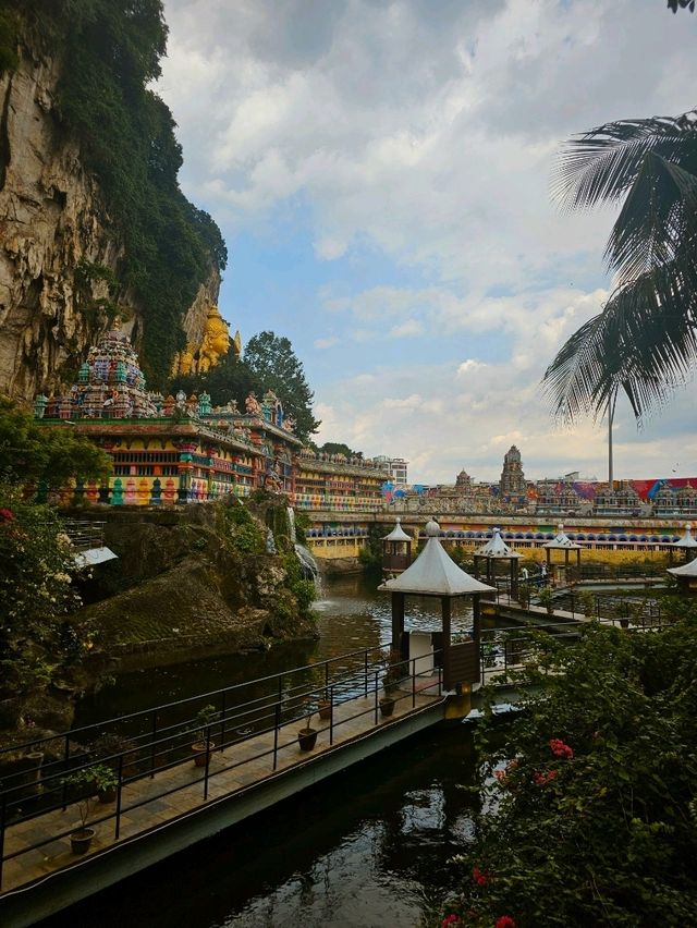 ⛰️ Batu Caves – A Spiritual and Cultural Landmark