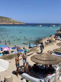 🌊 รีวิว Cala Comte – หาดน้ำใส วิวสวย