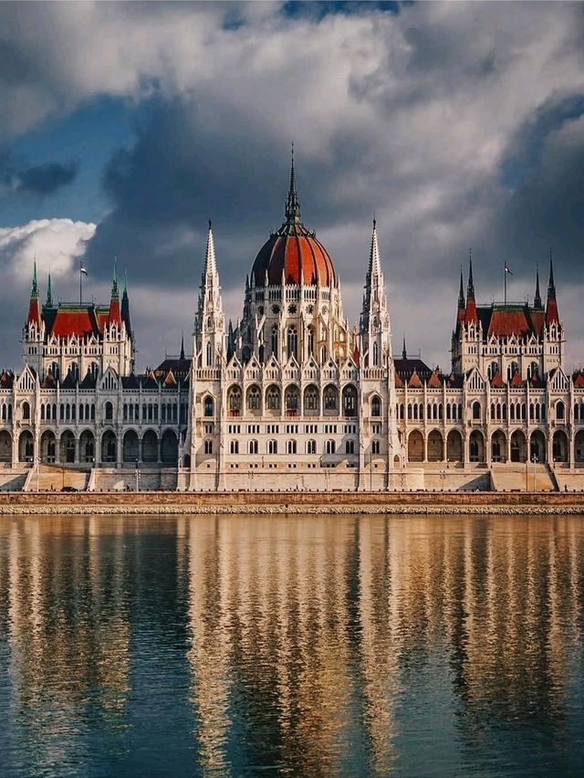 🌉👑 “Bridges, Baths & Baroque Dreams: A Royal Day in Budapest” 🇭🇺