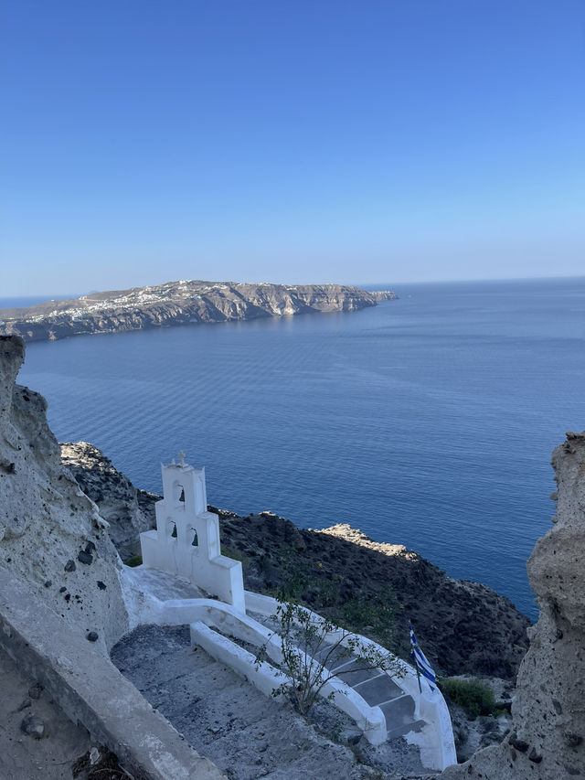 🌊 Santorini – Cliffs, Caldera & Timeless Beauty 🏝️✨