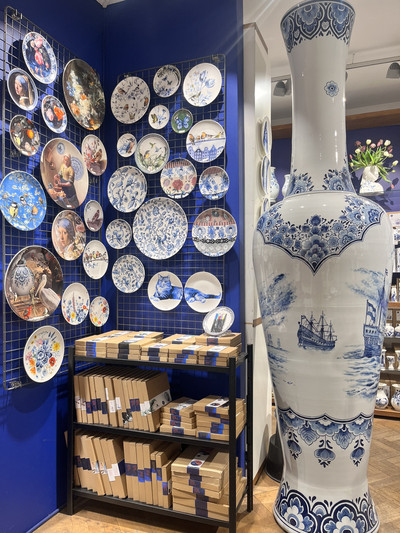 💙伝統とモダンが出会うデザイン陶器店｜Heinen Delfts Blauw