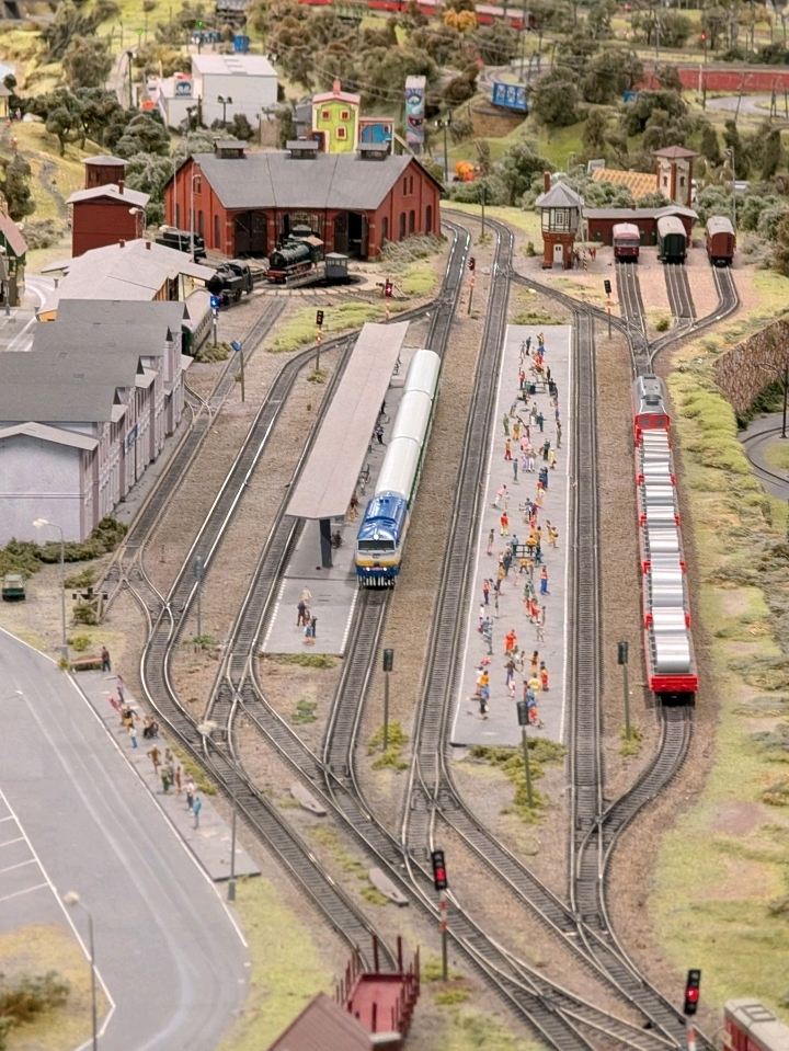 3F 【完成品】欧州風 ジオラマ ドイツ 建物 城 鉄道模型 レイアウト ジオラ 鉄道模型ファン必見の聖地！中欧最大の鉄道ジオラマの世界。 | Trip