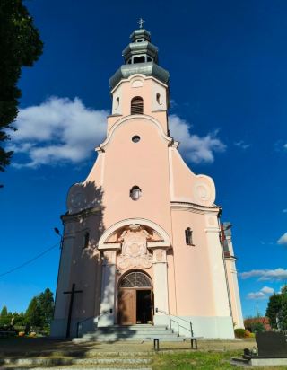 The Timeless Charm of the Church of St. Nicholas in Rudno, Poland ⛪✨