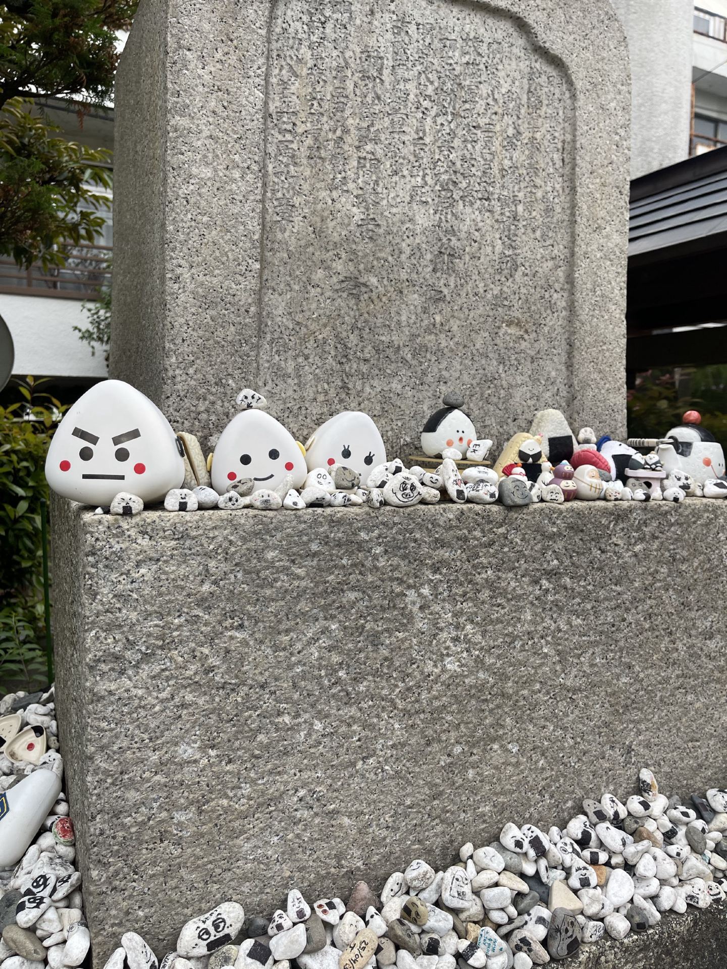 How can you not fall in love with traditional, delicious rice triangles!? And if you've already eaten enough of them during your trip to Japan, now's the time to pay your respects!

⛩️Takagi Shrine is a real temple in Japan dedicated to onigiri. The shrine was founded in 1468 and was originally Buddhist. But in 1868, after Shintoism separated from Buddhism, the temple converted to Shintoism and dedicated to Takamimusubi, one of the creator gods.

The shrine itself is quite small and located in a nice residential area of ​​Tokyo. There's a subway nearby. The new Tokyo Skytree is also visible, making this location easy to fit into your itinerary.

Among the temple's attractions: you can participate in omikuji fortune telling, buy special amulets, and have a special shrine seal placed.

🍙 Address: 2 Chome-37-9 Oshiage, Sumida City, Tokyo 131-0045, Japan

 #japan #temple #Shrine #temple #shrine #Onigiri #onigiri 