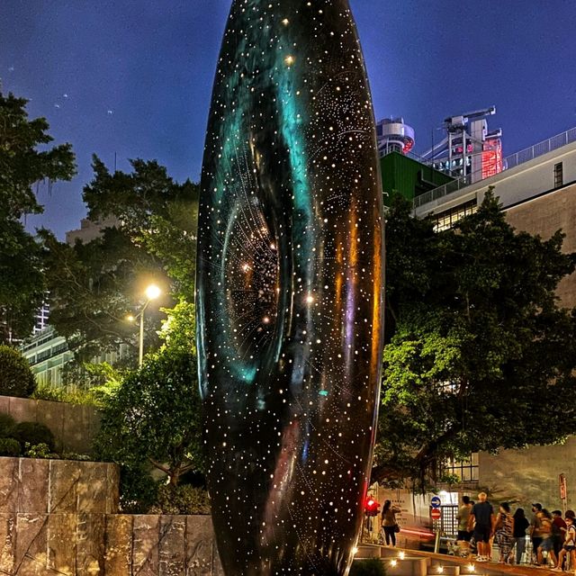 乘六代山頂纜車 賞百萬維港夜景