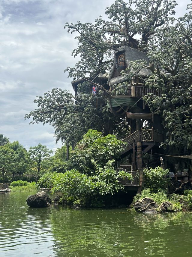 Adventureland at HK Disneyland🌿🌱🪵🌳