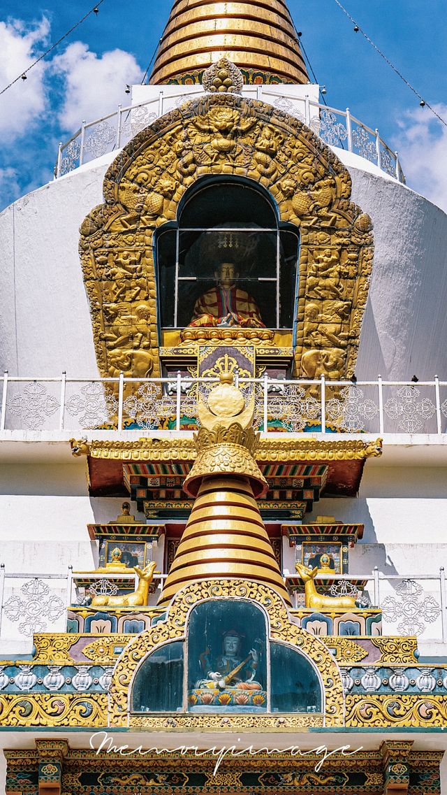 Ancient temple | Punakha Dzong full of romantic legendary colors