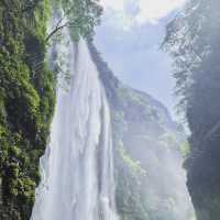 宜昌三峽大瀑布，水到絕境是瀑布，一山一水皆畫意，