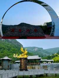 采菊東籬下，悠然見南山