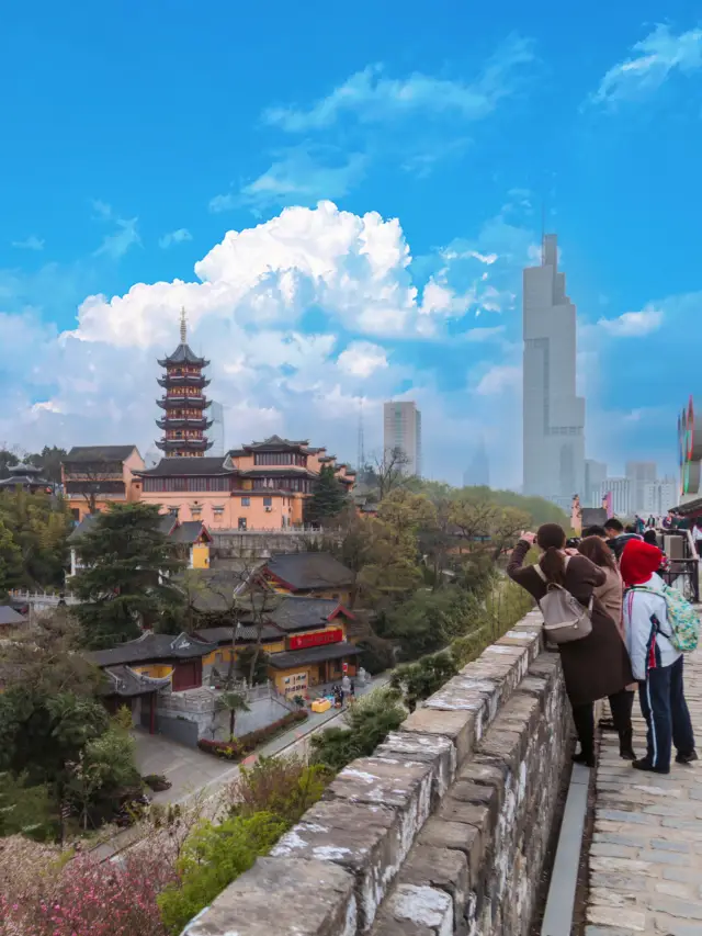 Must-visit in Nanjing | The bustling Jiming Temple