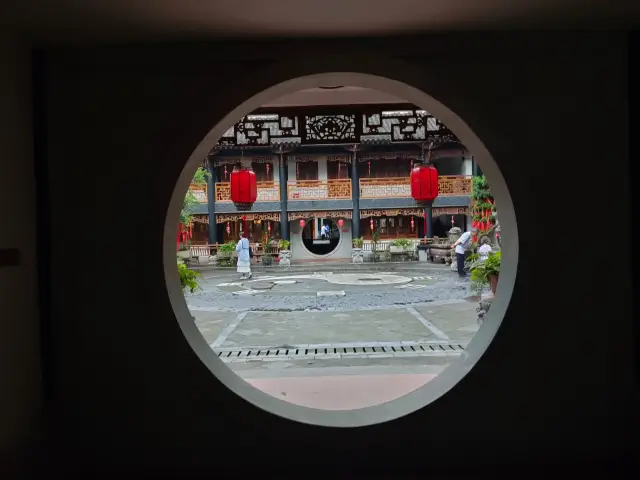 Chongqing|Half Mountain Cliff Line Citywalk